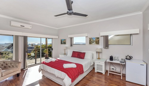 Premier Room, 1 King Bed, Non Smoking, Ensuite