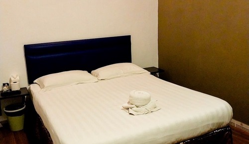 Standard Room, 1 Queen Bed