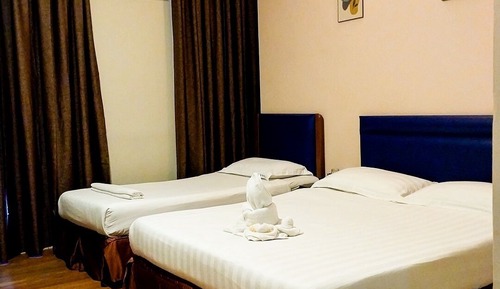 Standard Suite, Multiple Beds