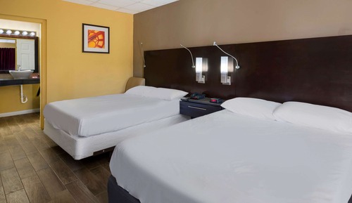 Standard Room, 2 Double Beds, Non Smoking