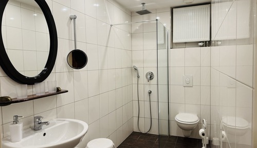 Classic Triple Room, Private Bathroom