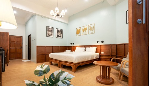 Senior Room, 1 King Bed