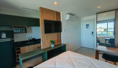 Superior Studio, 1 Queen Bed, Partial Sea View