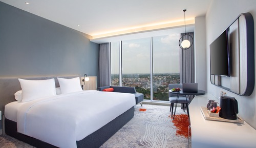 Room (Stay and Savor Package)