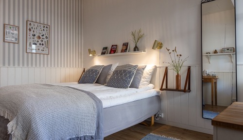 Small Double with Street View