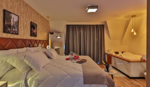 Superior Double Room, 1 King Bed, Non Smoking, Jetted Tub