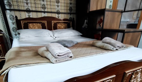 Basic Studio, Partial Sea View