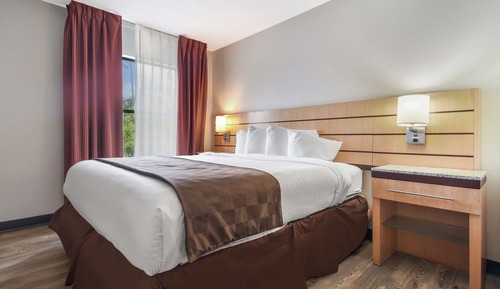 Executive Suite, 1 King Bed, Non Smoking, Jetted Tub (with Sofabed)