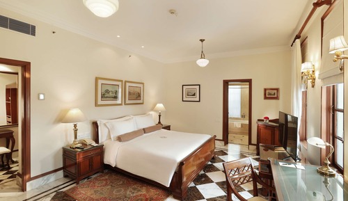 Room, 1 King Bed (Heritage)