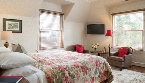 Room, 1 King Bed (Mad Hatter)