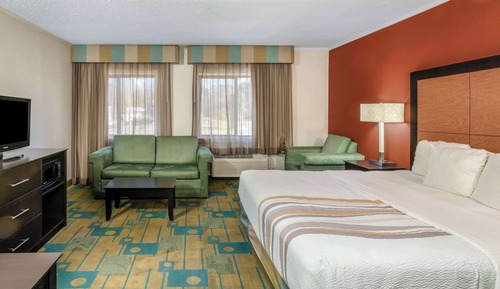 Suite, 1 King Bed, Non Smoking