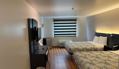 Standard Room, 2 Queen Beds, Non Smoking