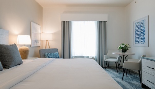 Suite, 1 King Bed, Mobility Accessible, Bathtub