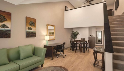 Premium Suite, 1 King Bed, Non Smoking, Jetted Tub