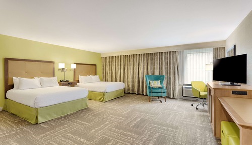 Room, 2 Queen Beds, Accessible, Bathtub (Mobility & Hearing)
