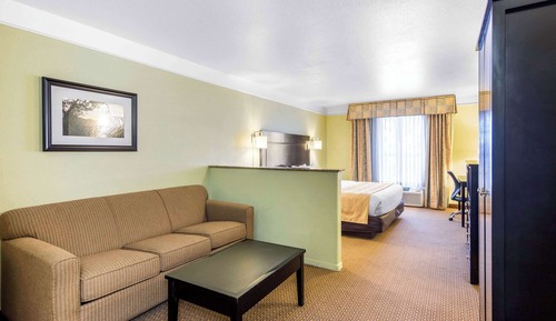 Suite, 1 King Bed, Non Smoking
