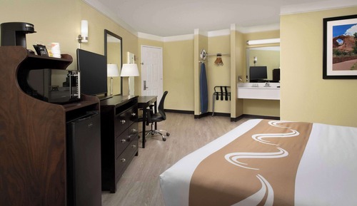 Standard Room, 1 Queen Bed, Non Smoking