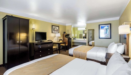 Standard Room, 2 Queen Beds, Non Smoking