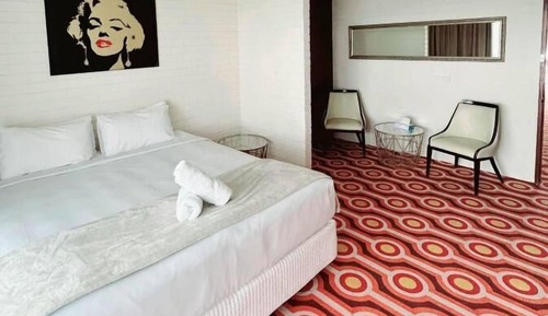 2 Bedroom Suite