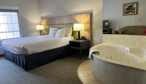 Studio, 1 King Bed, Non Smoking, Jetted Tub