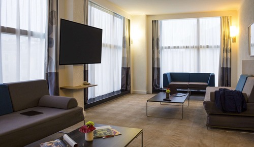 Superior Suite, 1 Queen Bed with Sofa bed