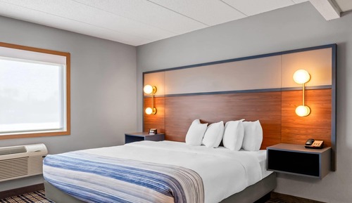 Deluxe Studio Suite, 1 King Bed, Non Smoking