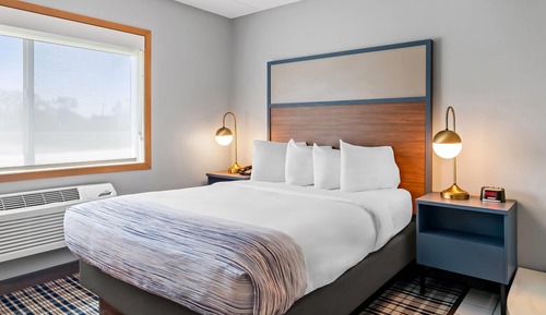 Deluxe Studio Suite, 1 Queen Bed, Non Smoking