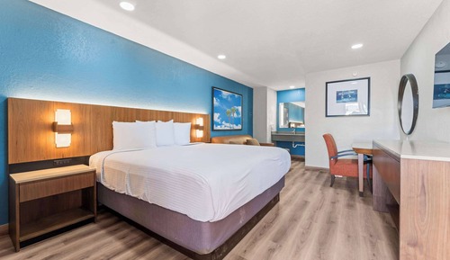 Standard Room, 1 King Bed, Non Smoking
