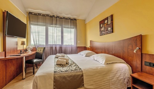 Family room with mezzanine