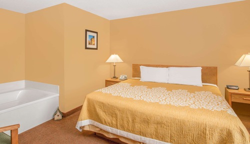 Suite, 1 King Bed, Refrigerator