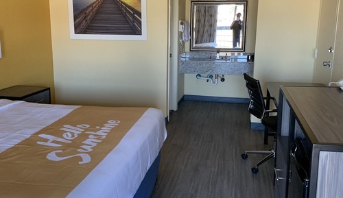 Standard Room, 1 King Bed