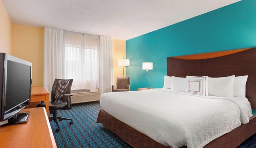 Room, 1 King Bed, Non Smoking (Mobility Accessible, Tub)
