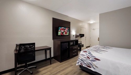 Superior Room, 1 King Bed, Accessible (Roll-In Shower, Smoke Free)
