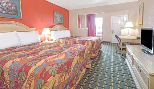 Standard Room, 2 Queen Beds, Smoking