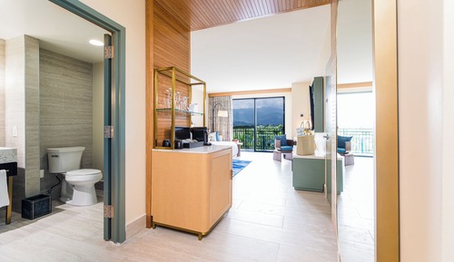 Room, 2 Queen Beds (Rainforest, Renovated)