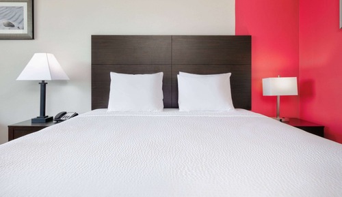 Deluxe Room, 1 King Bed, Non Smoking (Interior)