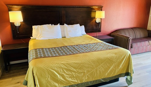 Standard, 1 King Bed, Non Smoking