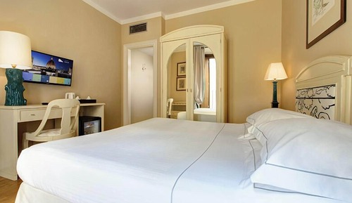 Queen Room