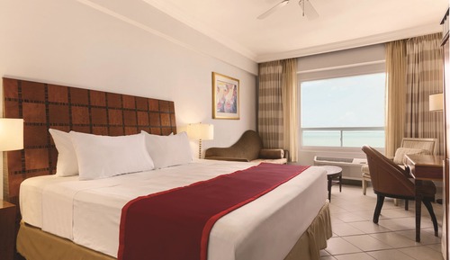 Deluxe Suite, 1 King Bed, Non Smoking (Junior)