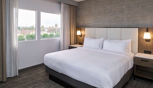 Suite, 1 Bedroom (1 King Bed)