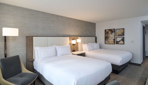 Studio, 2 Queen Beds, Accessible, Bathtub
