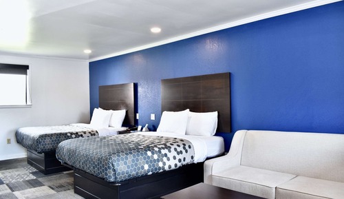 Standard Room, Multiple Beds, Non Smoking