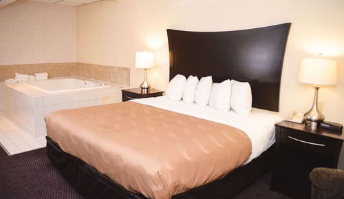 Suite, 1 King Bed, Non Smoking, Jetted Tub