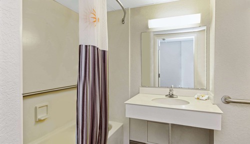 Room, 1 King Bed, Accessible