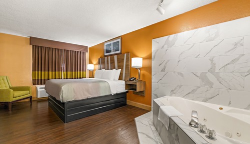 Suite, 1 King Bed, Non Smoking, Jetted Tub
