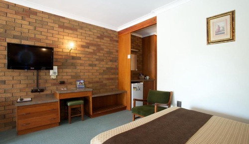 Standard Queen Room
