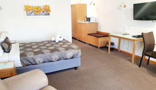 	Deluxe Queen Room