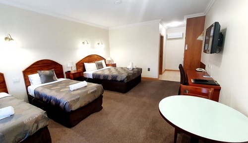 Deluxe Family Room