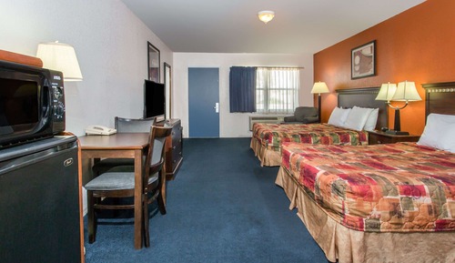 Room, 2 Queen Beds, Smoking