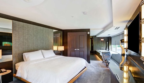 Executive Suite, 1 King Bed, Non Smoking